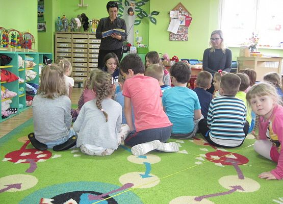 Wyjątkowe kobiety w grupie ,, Słoneczek” grafika