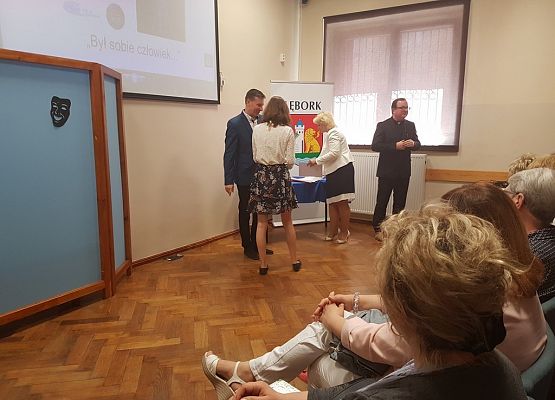 Mamy dwóch laureatów z biologii grafika