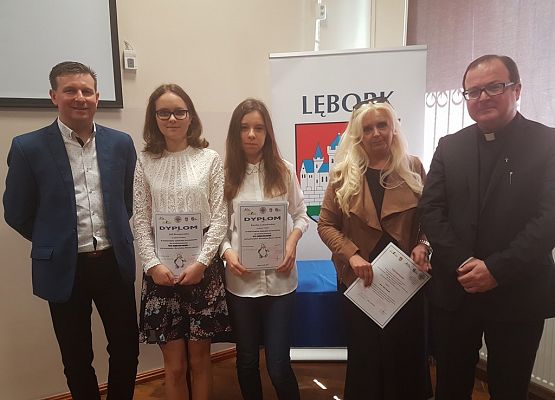 Mamy dwóch laureatów z biologii grafika