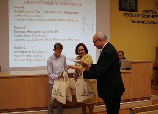 Sukces pierwszaków grafika