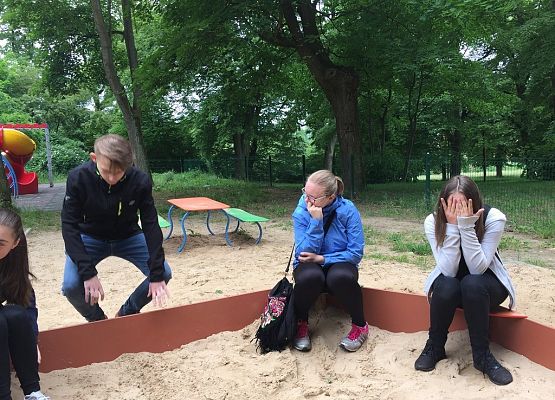 Z językiem przez świat grafika