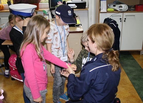 O bezpiecznej drodze do szkoły grafika