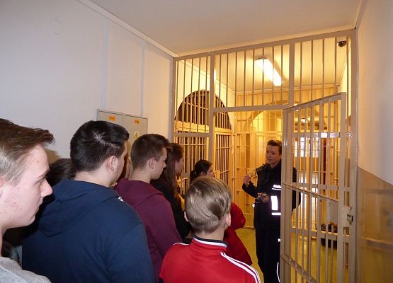 Trzecioklasiści na Komendzie Policji grafika