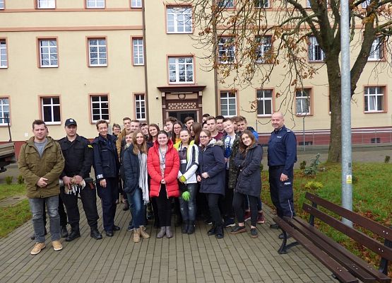 Trzecioklasiści na Komendzie Policji grafika