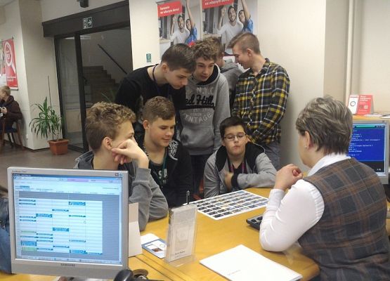 Z wizytą w lęborskim oddziale Banku Pekao grafika