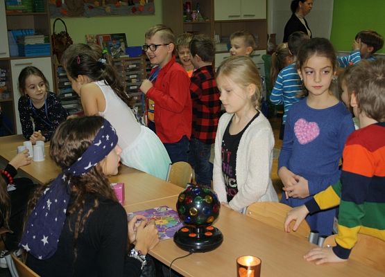 Andrzejkowe czary grafika