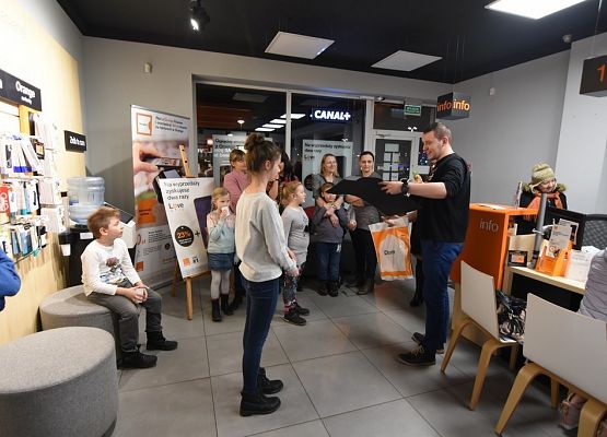 W świecie światłowodu - konkurs na plakat grafika