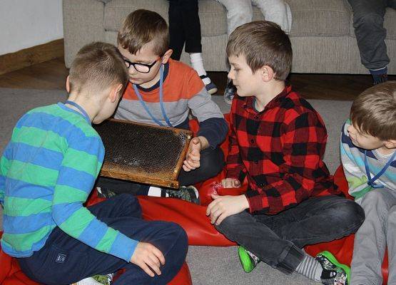 Z miłości do pszczół  grafika