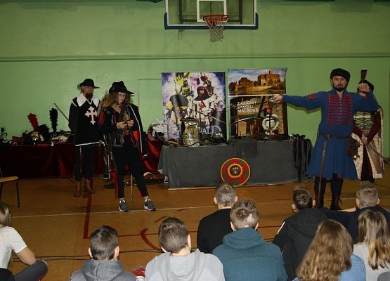 Pełna uroku ,,Żywa lekcja historii” grafika