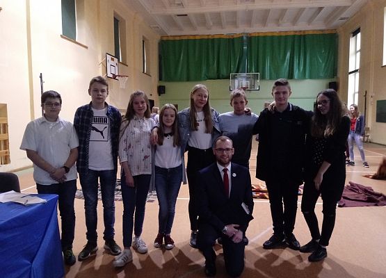 Projekt „RównoWaga. Siła słów bez hejtu” grafika