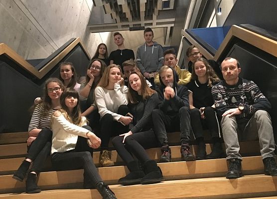 Lekcja historii w muzeum grafika