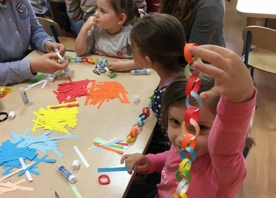 Wolontariuszki w przedszkolu grafika