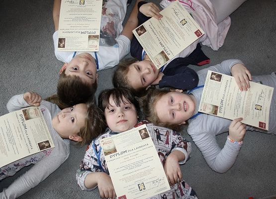 "Księga wyjścia" - rozstrzygnięcie konkursu plastycznego grafika