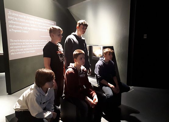 Klasa VIIa i IId w Muzeum II Wojny Światowej grafika