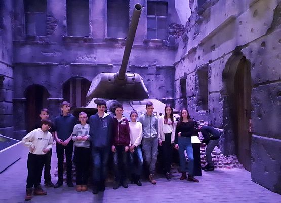 Klasa VIIa i IId w Muzeum II Wojny Światowej grafika