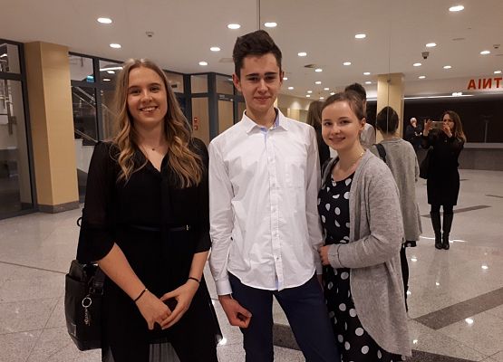 Piątkowy wieczór w Teatrze Muzycznym grafika