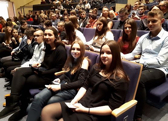 Piątkowy wieczór w Teatrze Muzycznym grafika