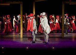 Piątkowy wieczór w Teatrze Muzycznym grafika