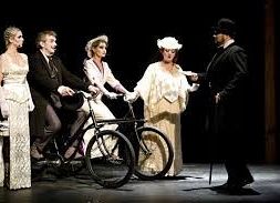 Piątkowy wieczór w Teatrze Muzycznym grafika