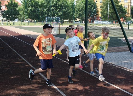 Bo „ Kiedy śmieje się dziecko, śmieje się cały świat”… grafika