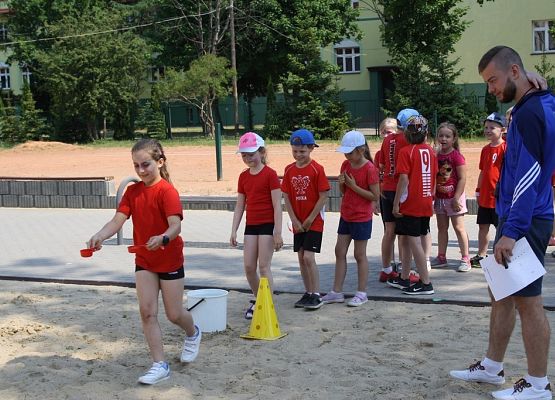 Bo „ Kiedy śmieje się dziecko, śmieje się cały świat”… grafika