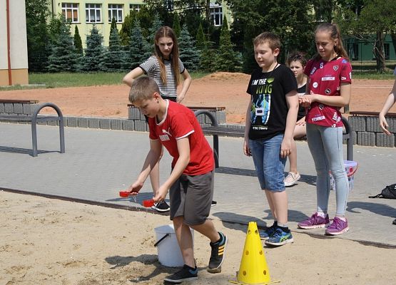 Bo „ Kiedy śmieje się dziecko, śmieje się cały świat”… grafika