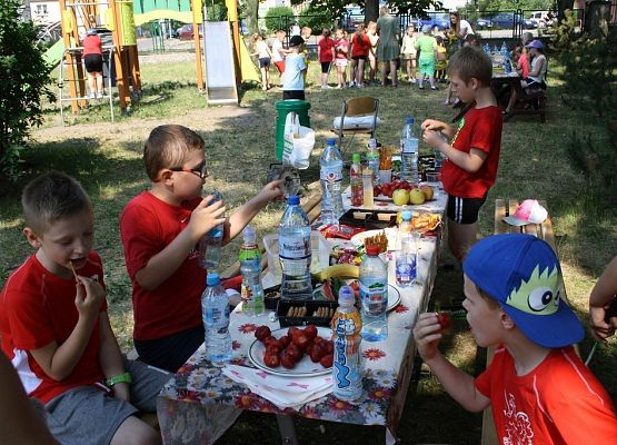 Bo „ Kiedy śmieje się dziecko, śmieje się cały świat”… grafika