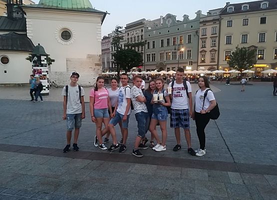 Czas na ostatnią wspólną przygodę - klasa IIIb w Krakowie grafika