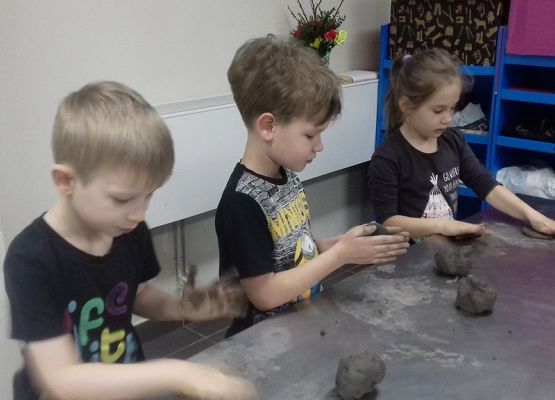 Niezwykłe lekcje pierwszoklasistów grafika