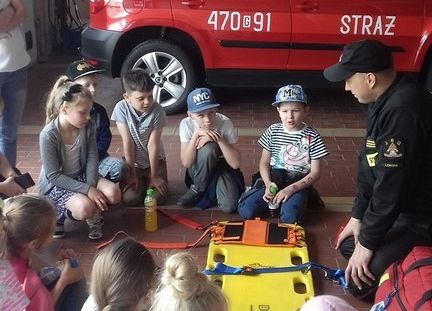 Niezwykłe lekcje pierwszoklasistów grafika