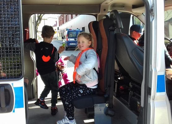 Niezwykłe lekcje pierwszoklasistów grafika