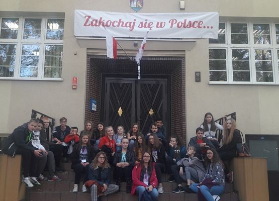 Inna niż zwykła lekcja - ze smartfonem grafika