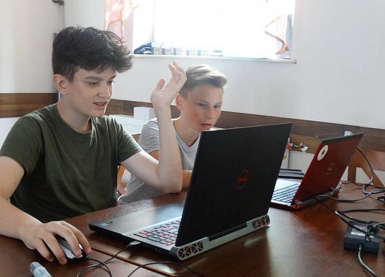 Obóz naukowy w Wielu grafika