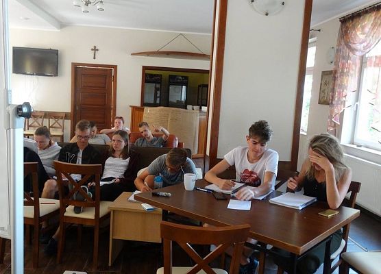 Obóz naukowy w Wielu grafika