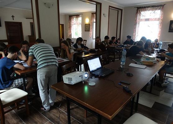 Obóz naukowy w Wielu grafika