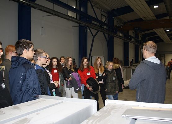 Klasa VIIIb w firmie Meyn grafika