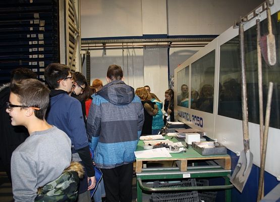 Klasa VIIIb w firmie Meyn grafika