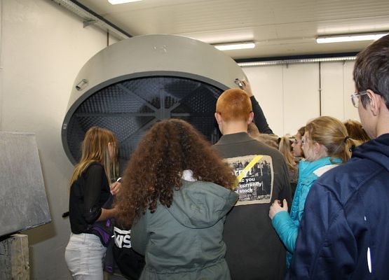 Klasa VIIIb w firmie Meyn grafika