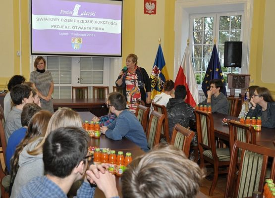 VIIId w Starostwie Powiatowym grafika