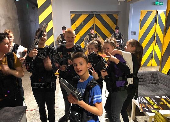 Nietypowa lekcja wychowania fizycznego klasy VIIIb grafika