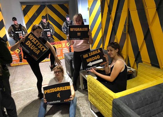 Nietypowa lekcja wychowania fizycznego klasy VIIIb grafika