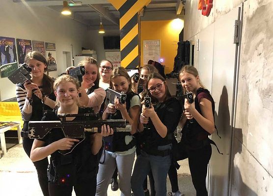 Nietypowa lekcja wychowania fizycznego klasy VIIIb grafika