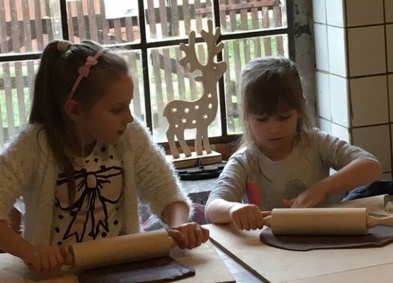 Wizyta w piernikowej fabryce pyszności grafika