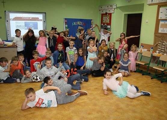 Andrzejkowe wróżby i czary grafika