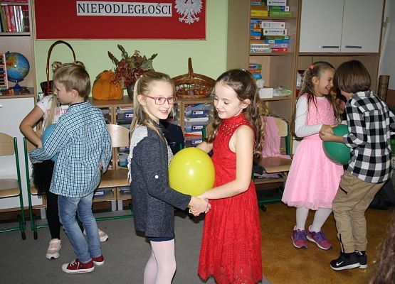 Andrzejkowe wróżby i czary grafika