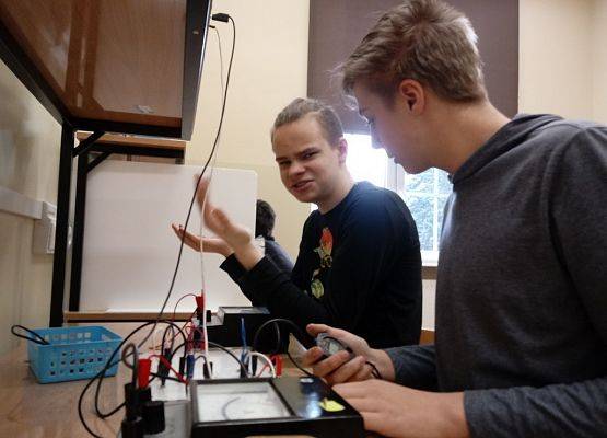 Zajęcia na Uniwersytecie Morskim grafika