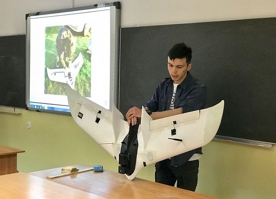 Z wizytą w LO nr 3 w Gdyni grafika