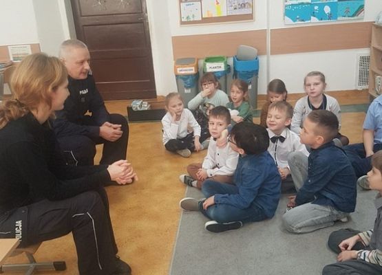 Spotkania profilaktyczne z policjantami grafika