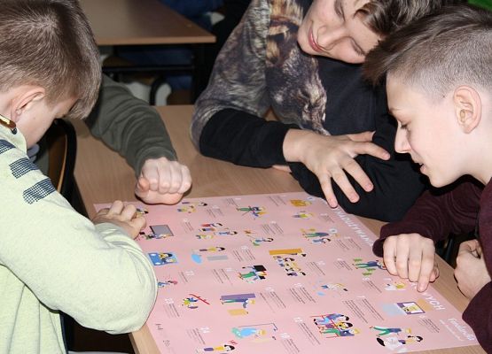 "Twój czas jest ograniczony, więc nie marnuj go na byciem kimś, kim nie jesteś." - Steve Jobs grafika