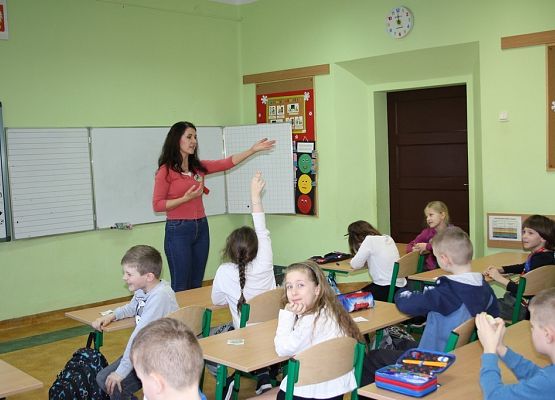 "Twój czas jest ograniczony, więc nie marnuj go na byciem kimś, kim nie jesteś." - Steve Jobs grafika